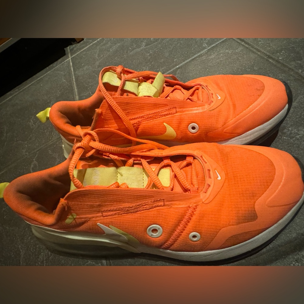 Nike air 2020 neon orange